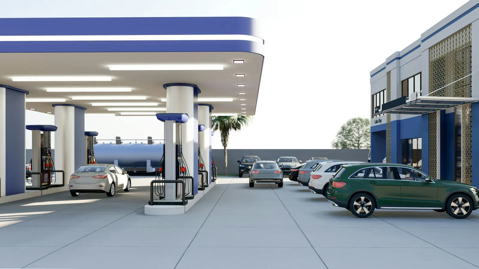 Betriebsmittelprüfung und Leiter- und Trittprüfung an der Tankstelle: Überdachte Zapfinseln mit Lichtbändern.